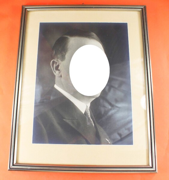 Amtsstubenbild Adolf Hitler im original Rahmen