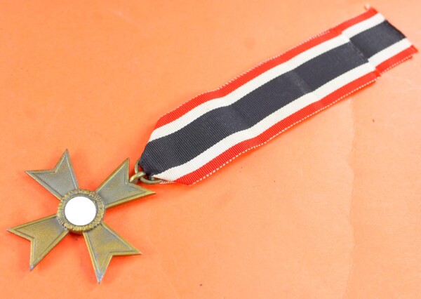 Kriegsverdienstkreuz 1.Klasse 1939 ohne Schwerter (20) am Band - SELTEN