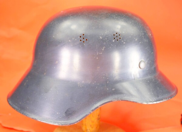 blauer Stahlhelm Luftschutz (durchgeprägte Version)